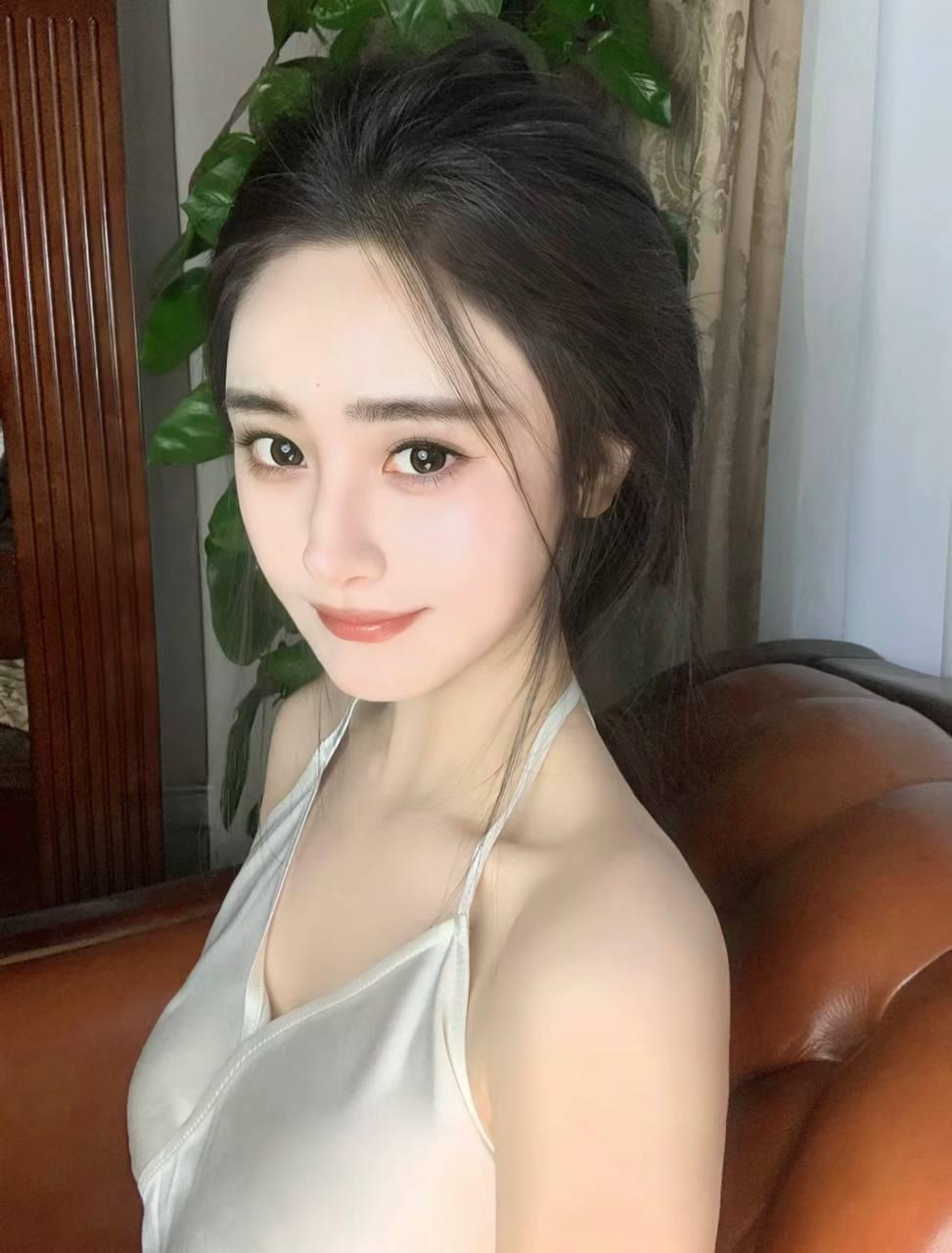 茶香四溢时，连风也学会了礼仪——一场关于品茶的静谧仪式